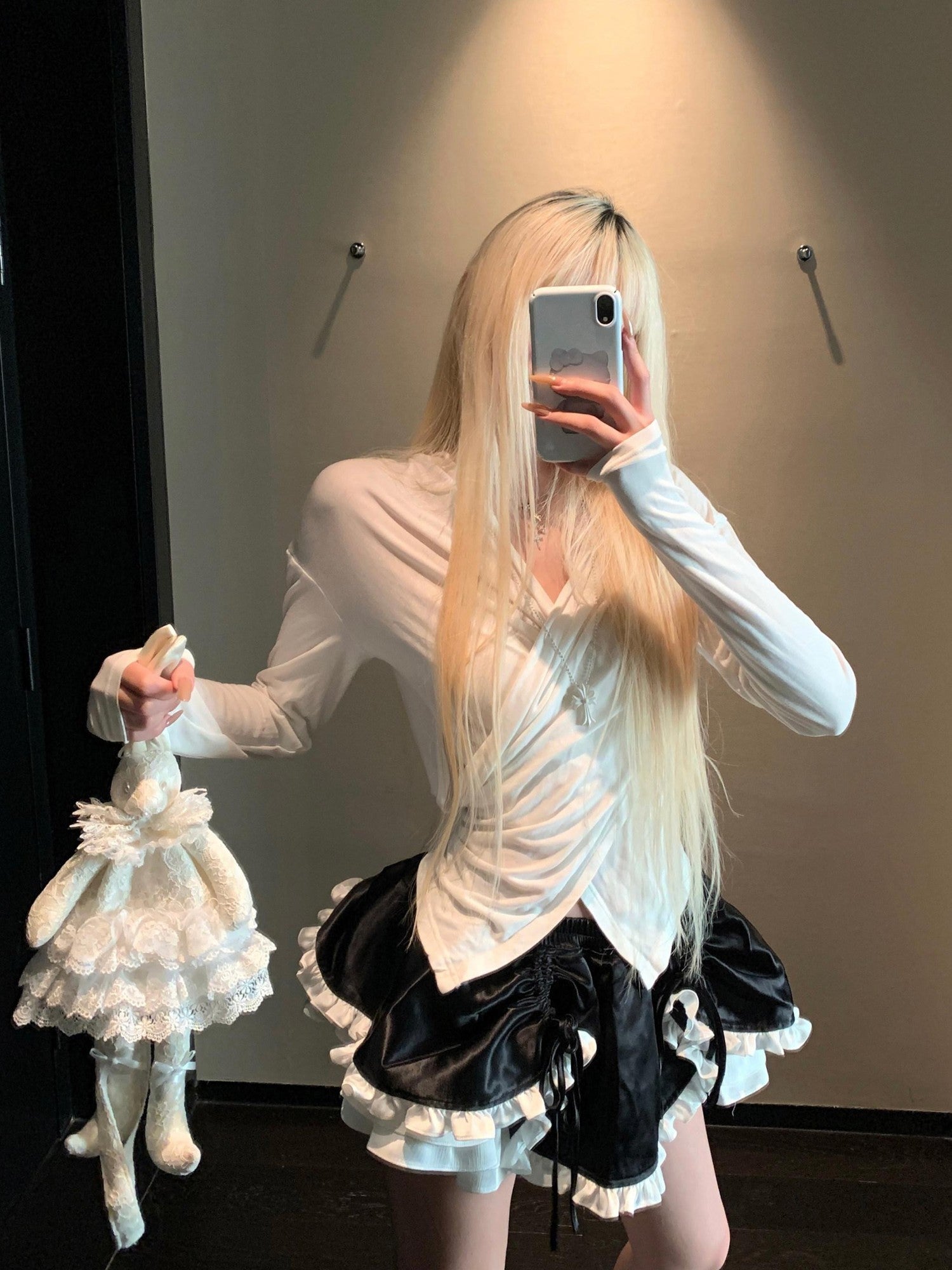 Rase le sol Black White Colorblock Drawstring Tiered Women's Mini Skirts
