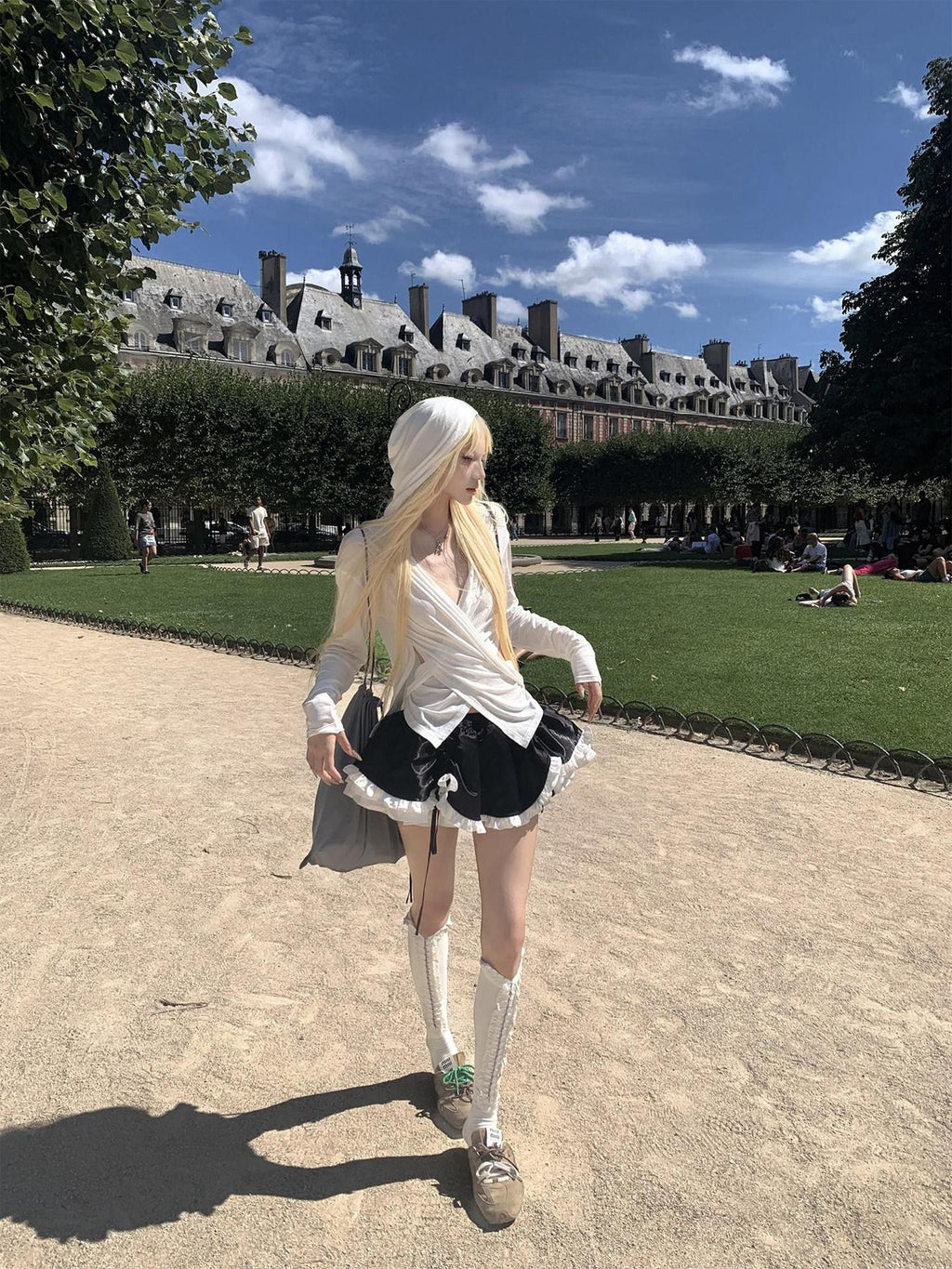 Rase le sol Black White Colorblock Drawstring Tiered Women's Mini Skirts