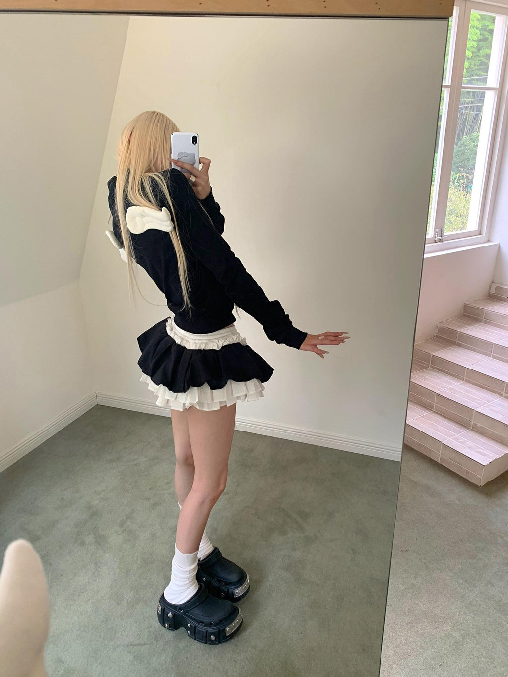 Rase le sol Black White Colorblock Drawstring Tulip Hem Women's Pleated Skirts