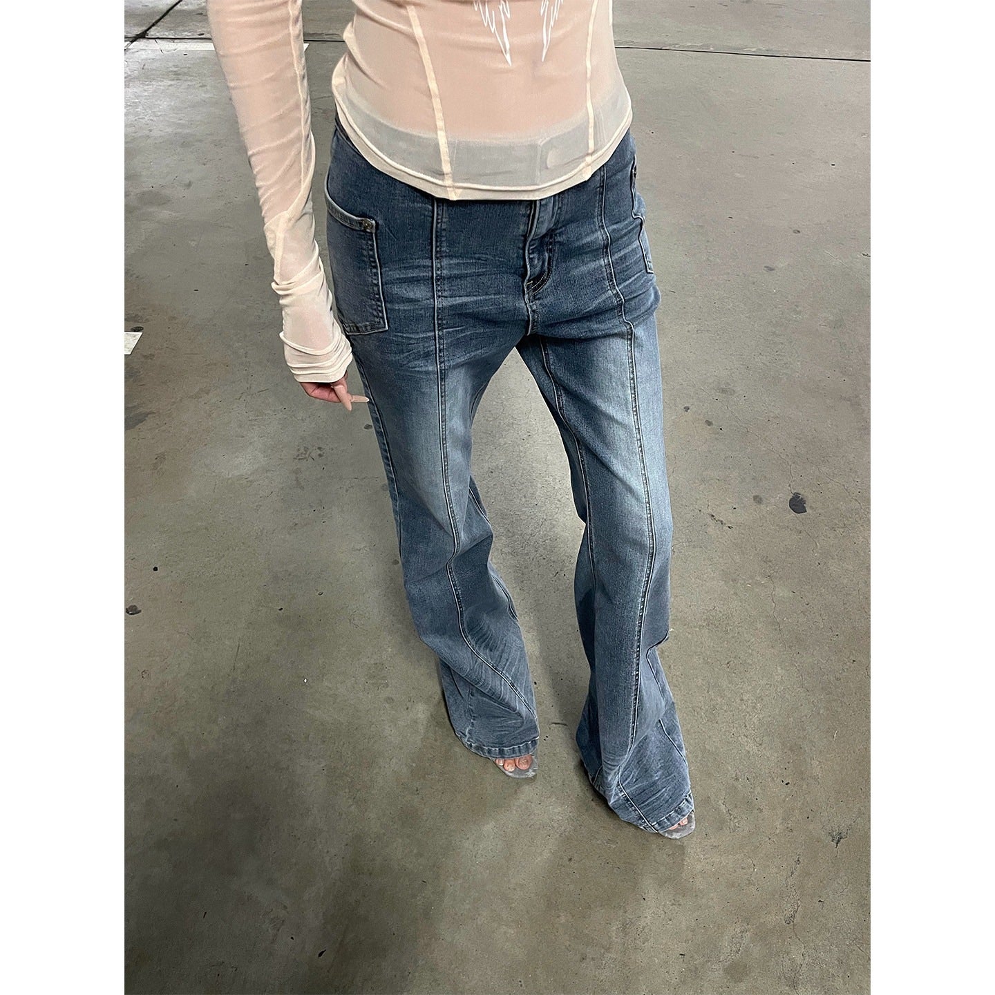 Rase_le_sol_Blue_Center_Seam_Low_Rise_Relaxed_Slight_Flare_Women's_Denim_Straight-leg_Jeans_1019380744622_MISSTT