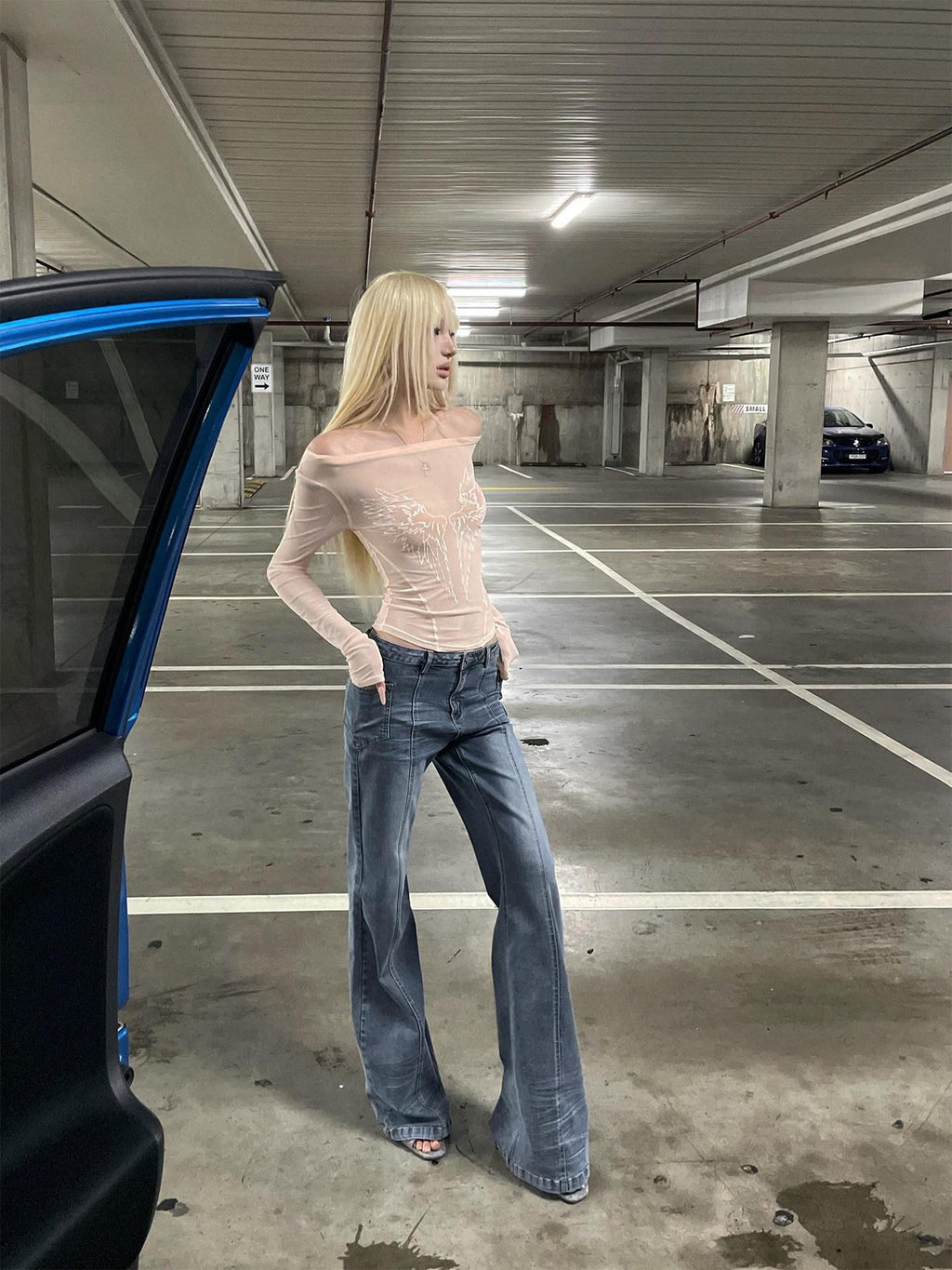 Rase le sol Blue Center Seam Low Rise Relaxed Slight Flare Women's Denim Straight-leg Jeans