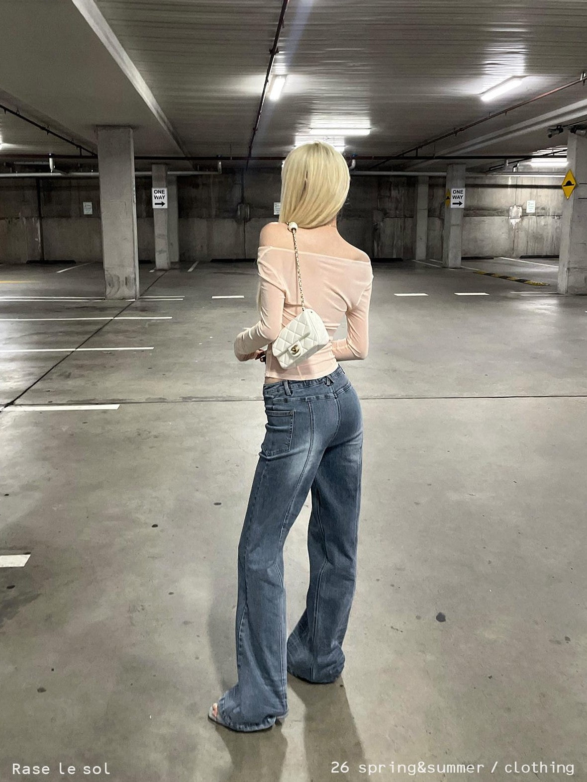 Rase le sol Blue Center Seam Low Rise Relaxed Slight Flare Women's Denim Straight-leg Jeans