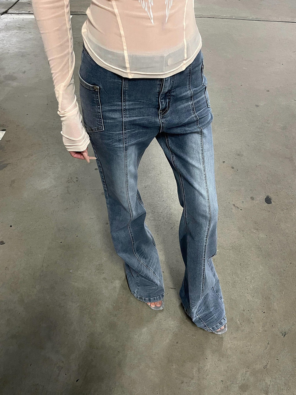Rase le sol Blue Center Seam Low Rise Relaxed Slight Flare Women's Denim Straight-leg Jeans