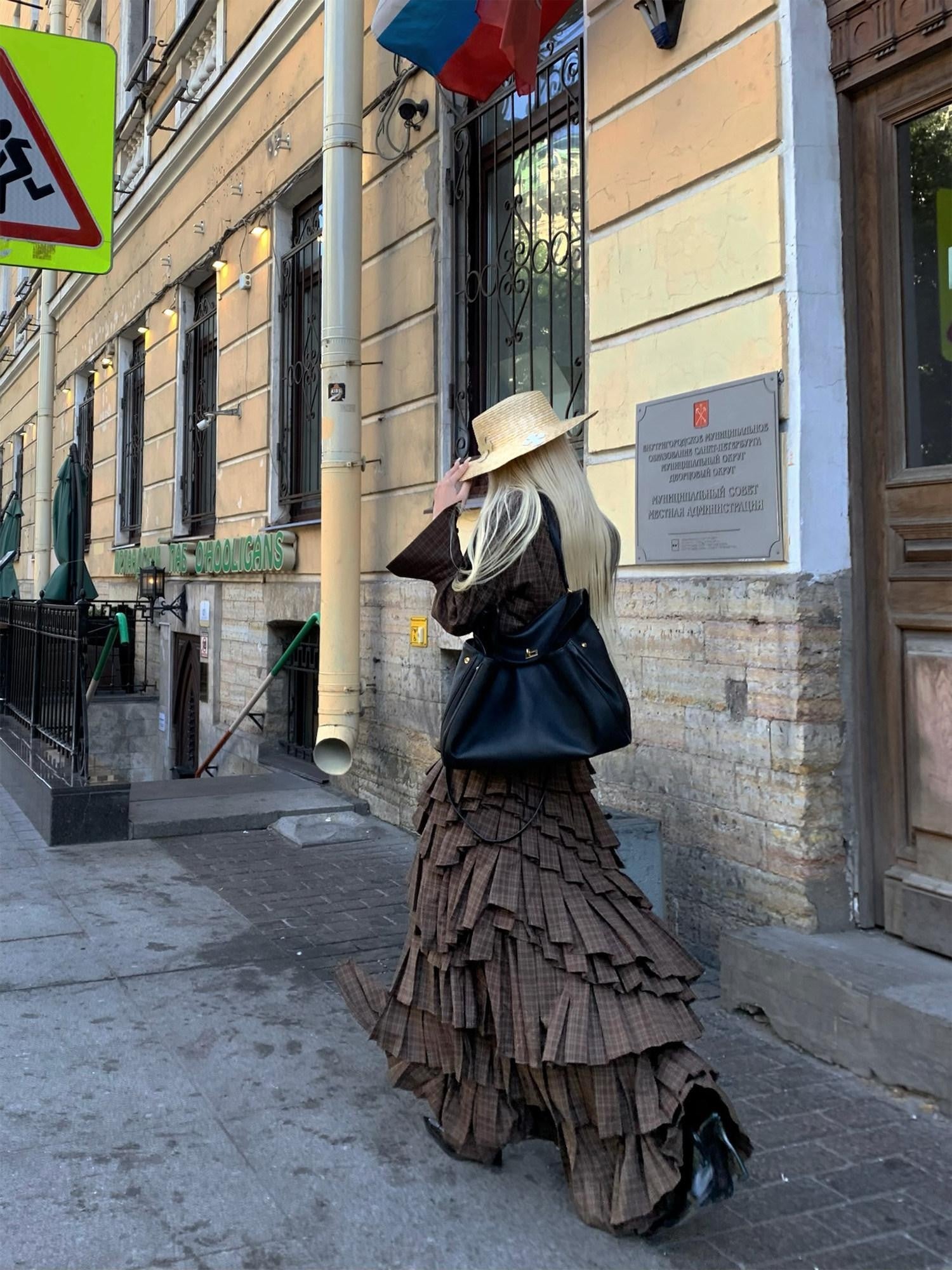 Rase le sol Brown Plaid Cropped Shirt And Long Skirt Women's Matching Skirt Sets