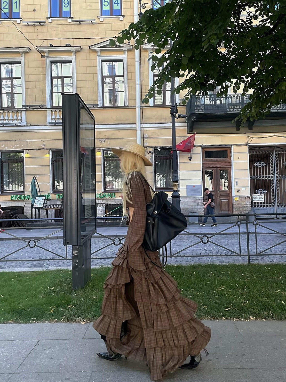 Rase le sol Brown Plaid Cropped Shirt And Long Skirt Women's Matching Skirt Sets