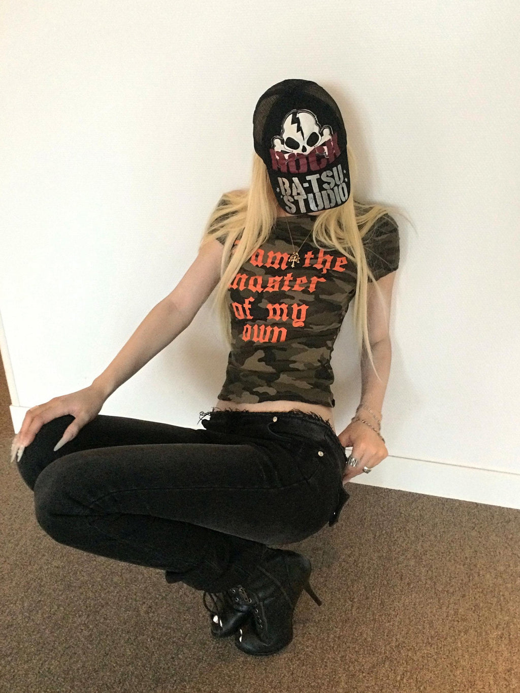 Rase le sol Camouflage Slanted Shoulder Slim Fit Cropped Women's Off-shoulder T-shirts