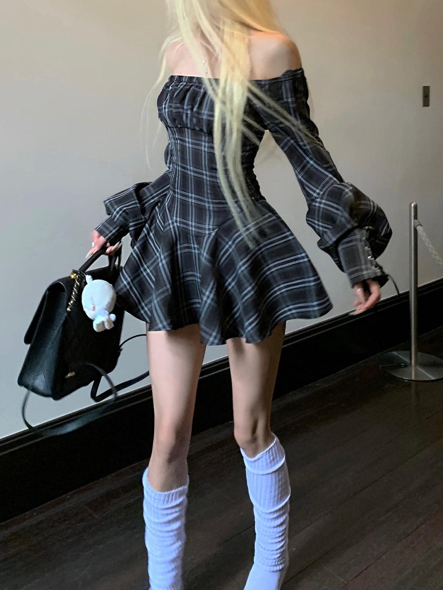 Rase le sol Checked Long Sleeve Cinched Waist Women's Off-shoulder Mini Dresses