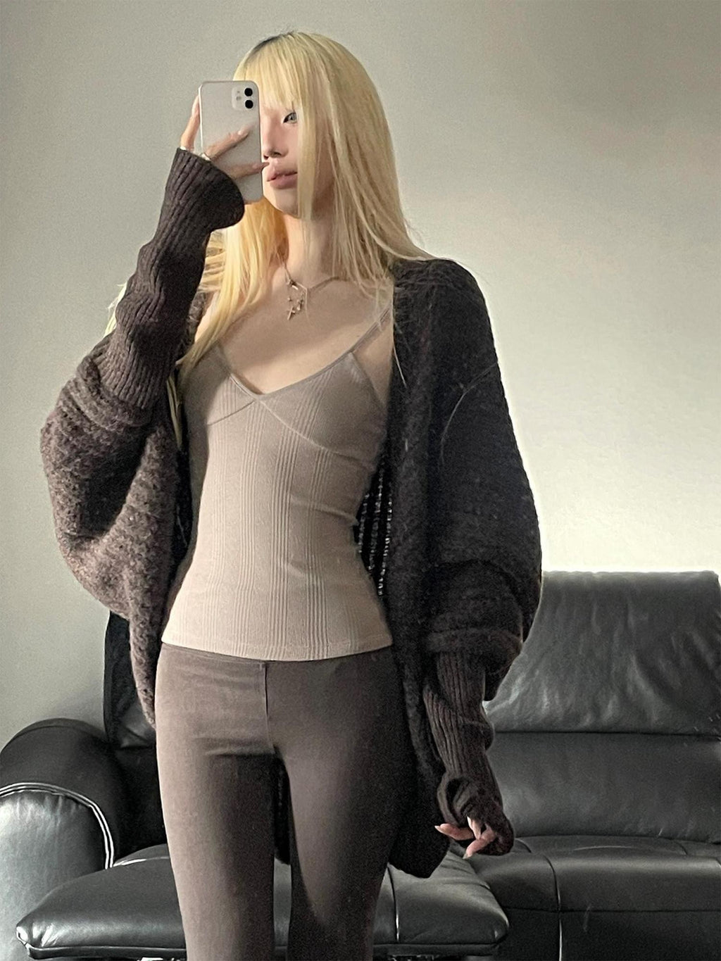 Rase le sol Cloud Latte V-neck Slim Fit Layering Women's Skin Friendly Plush Camisoles