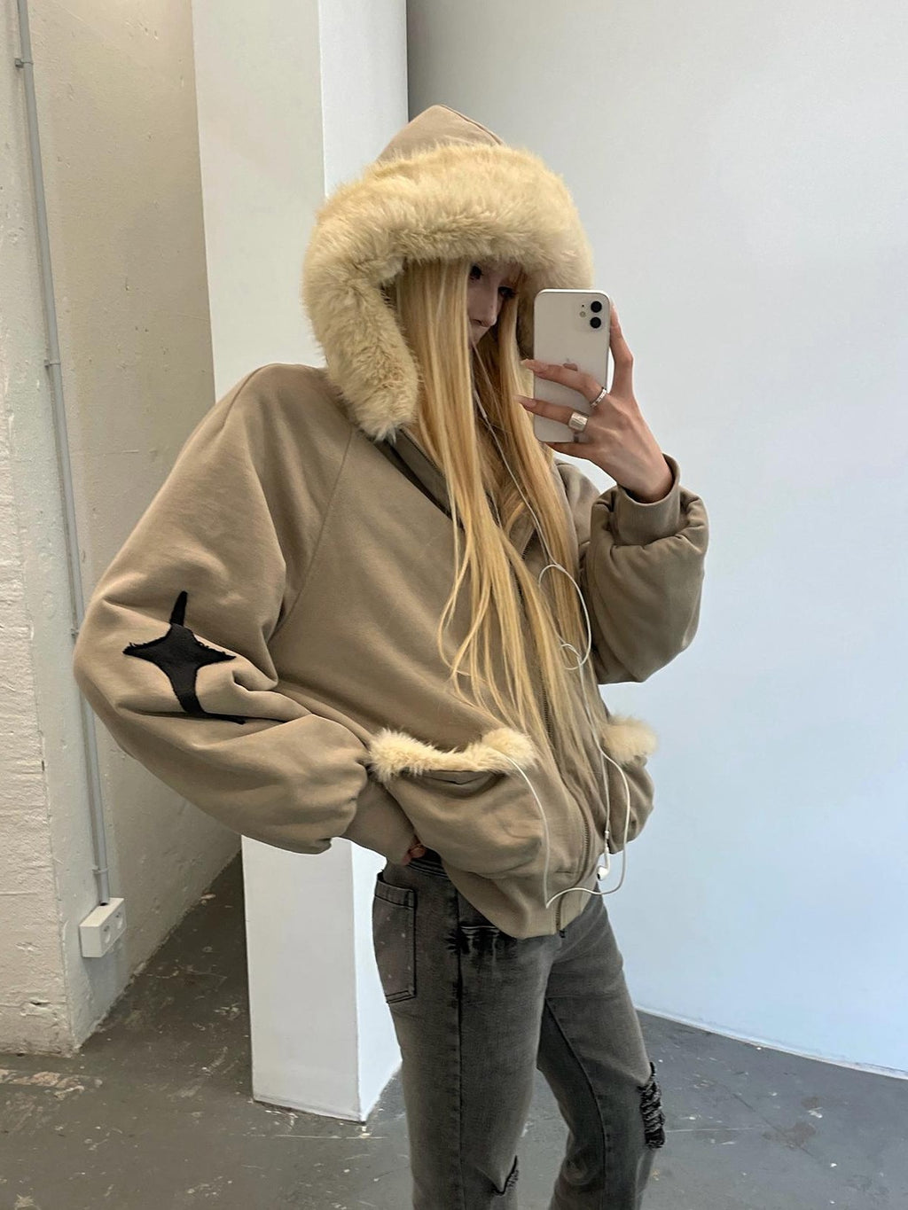 Rase le sol Color Block Embroidered Loose Fit Women's Cotton Puffer Jackets