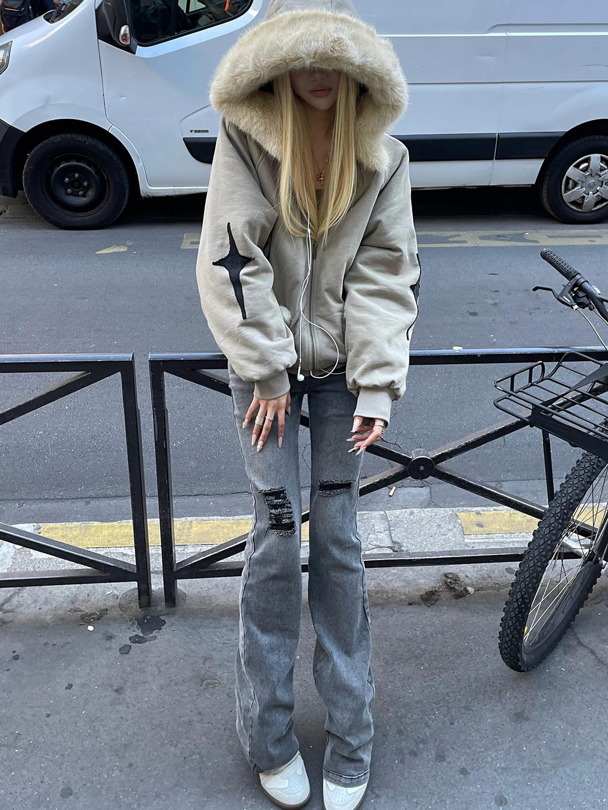 Rase le sol Color Block Embroidered Loose Fit Women's Cotton Puffer Jackets