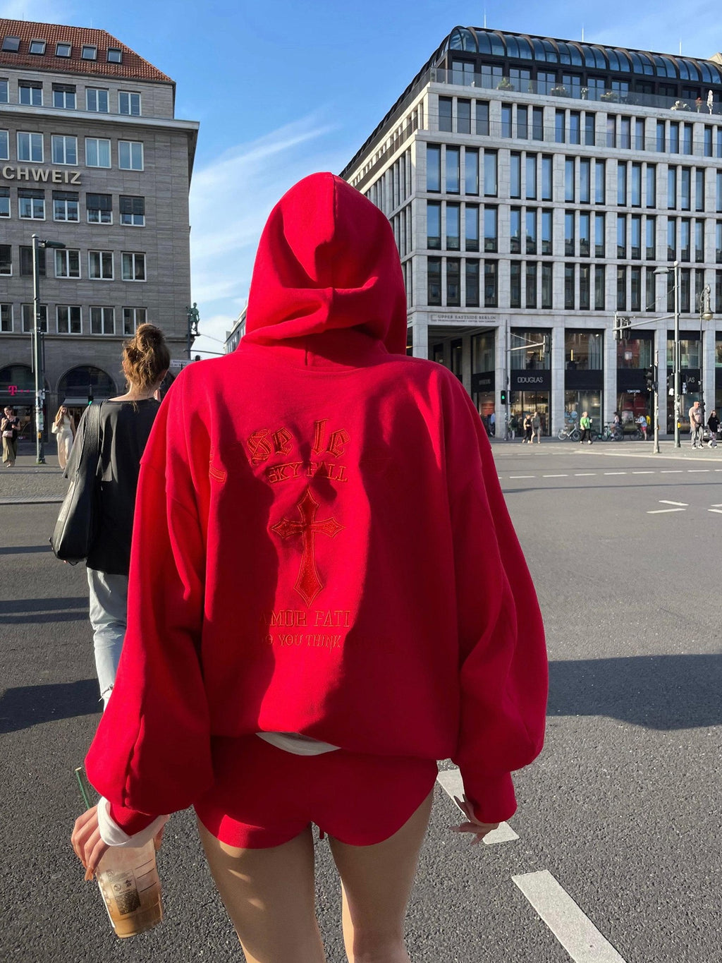 Rase le sol Crimson Hooded Sweatshirt Zip Jacket Women's Sport Top & Shorts Sets