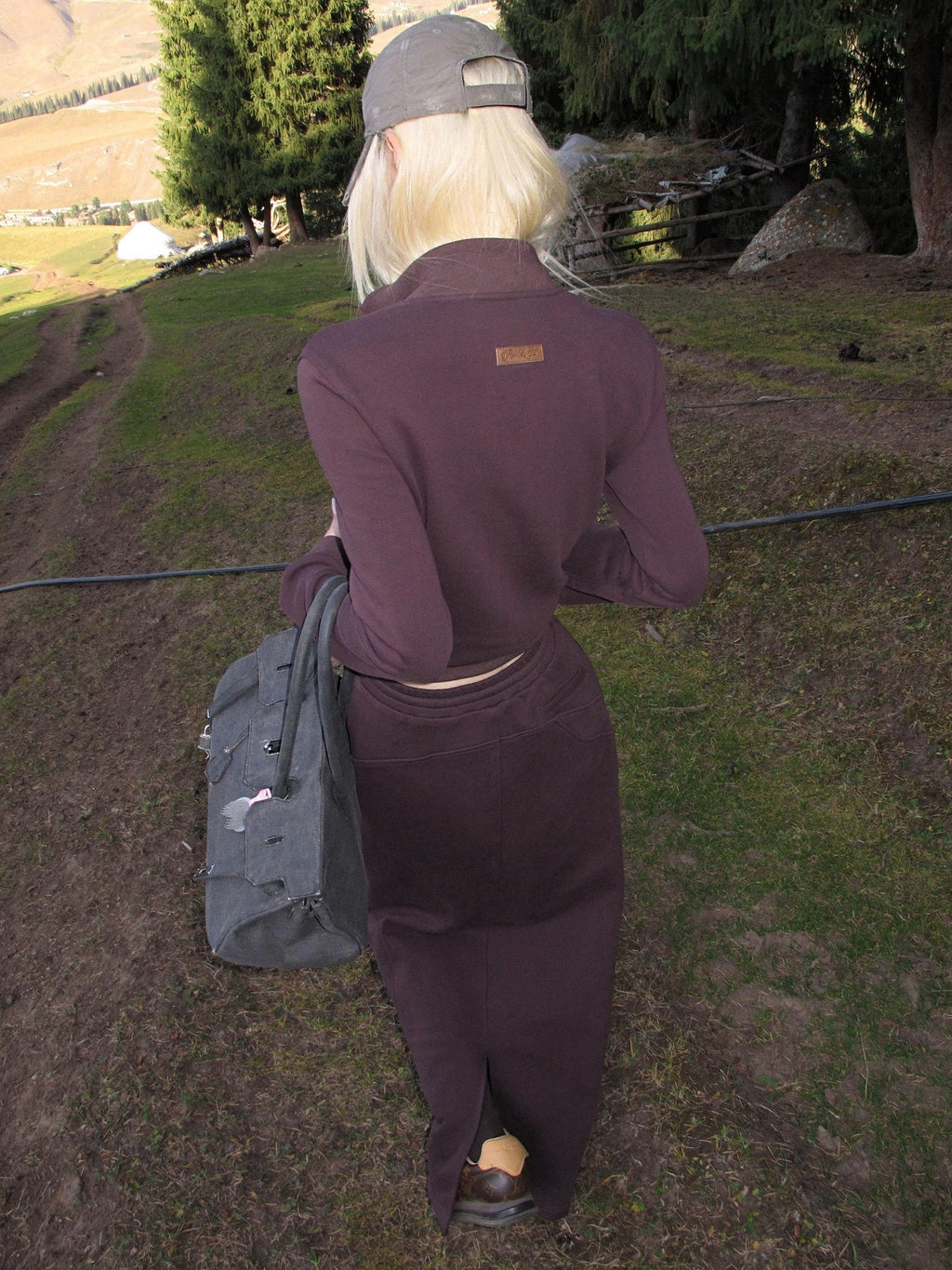 Rase le sol Dark Purple Zip Up Sweatshirt Jacket Women's Midi Skirt Matching Skirt Sets