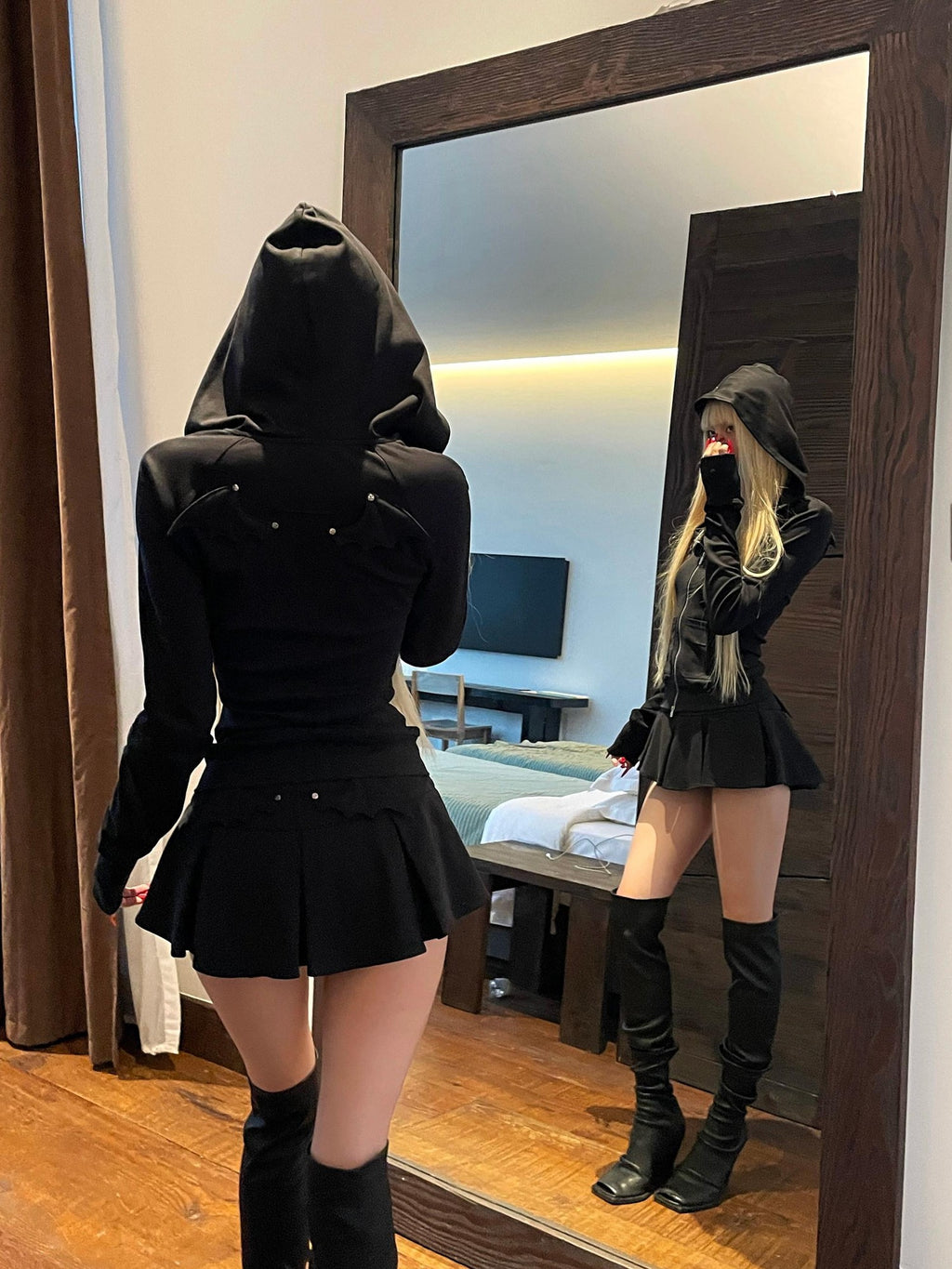 Rase le sol Demon Wing Graphic Fitted Slim Cropped Women's Zip-up Hoodies