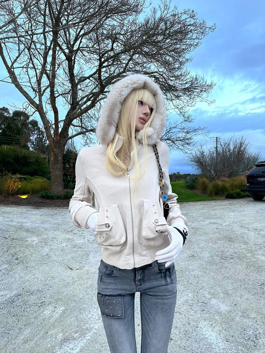 Rase le sol Detachable Faux Fur Trim Studded Slim Fit Cropped Women's Cotton Zip-up Hoodies