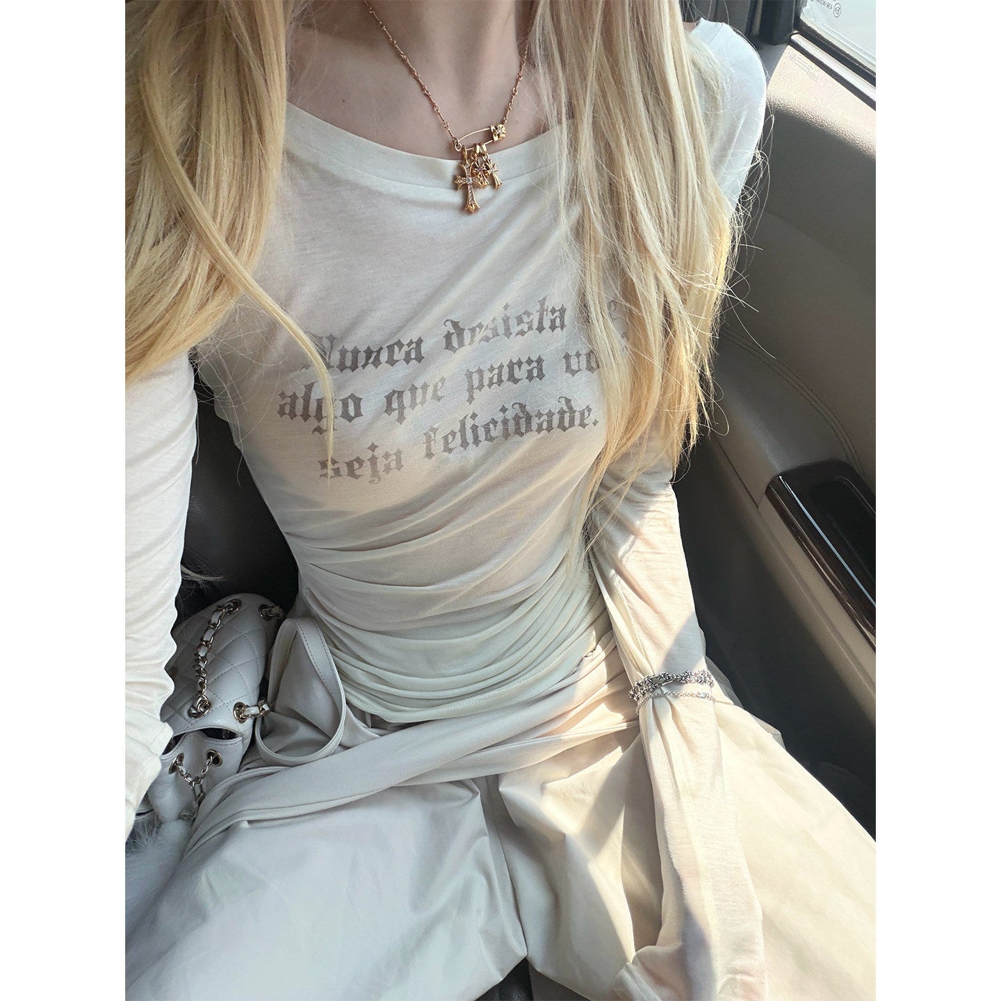 Rase_le_sol_Distressed_Letter_Print_Sun_Protective_Women's_Lightweight_Long_Sleeve_T-shirts_1028670963081_MISSTT