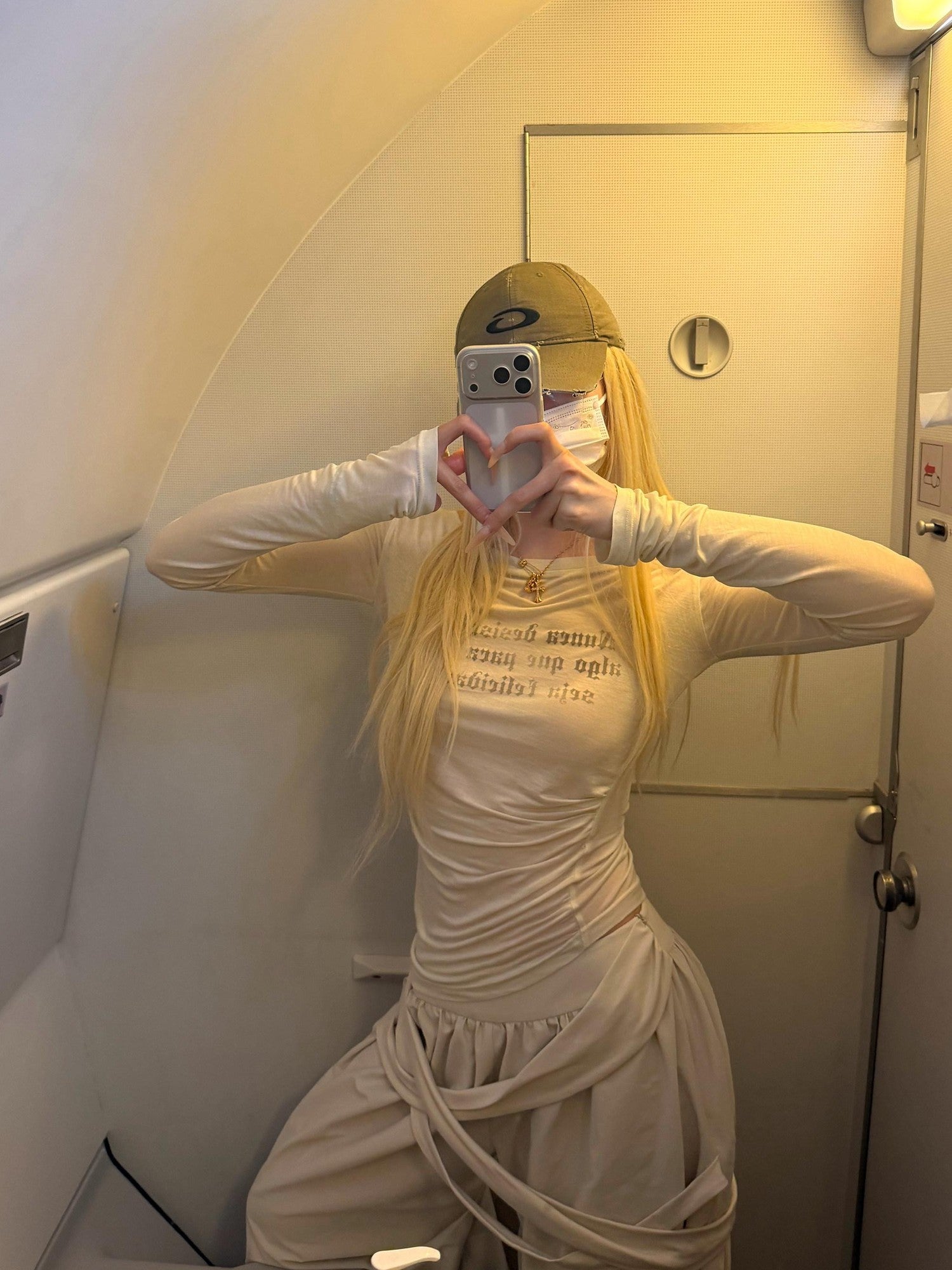 Rase le sol Distressed Letter Print Sun Protective Women's Lightweight Long Sleeve T-shirts