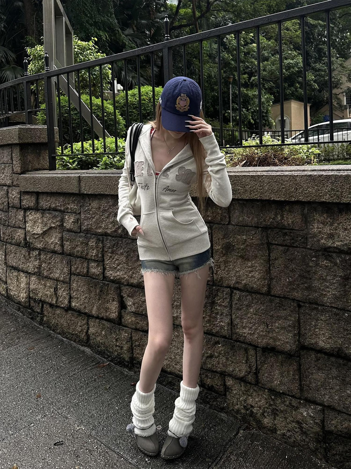 Rase le sol Embroidered Fitted Cropped Light Grey Women's Cotton Zip-up Hoodies