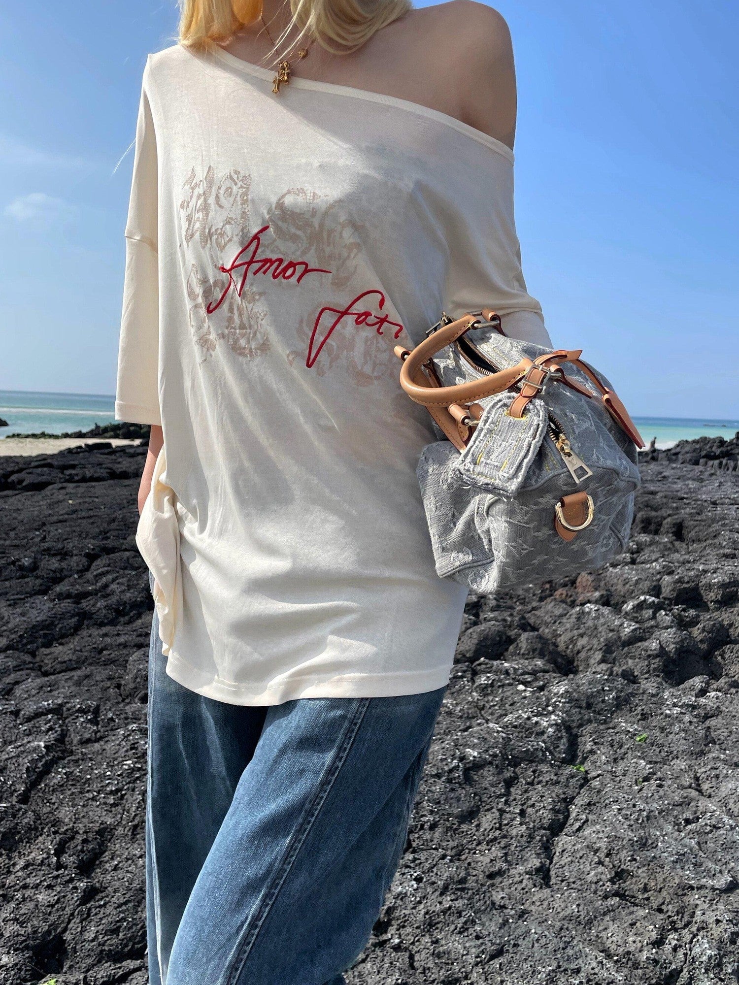 Rase le sol Embroidered Off Shoulder Loose Short Sleeve Women's Oversized T-shirts