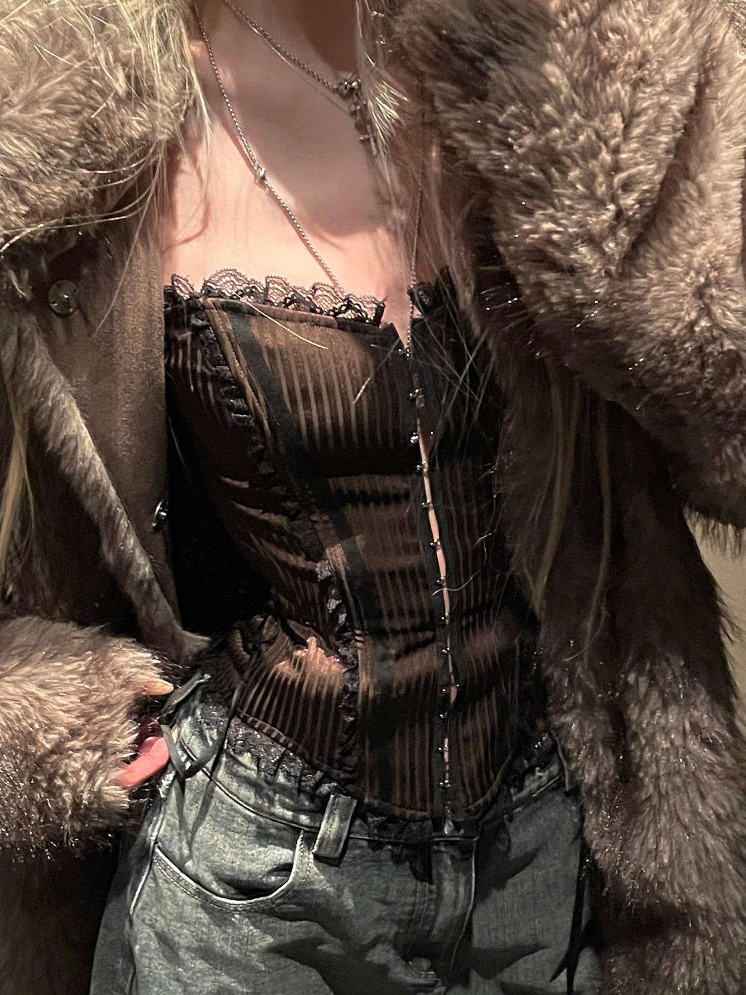 Rase le sol Fishbone Boned Lace Splice Tie Button Row Women's Lace Tube Tops