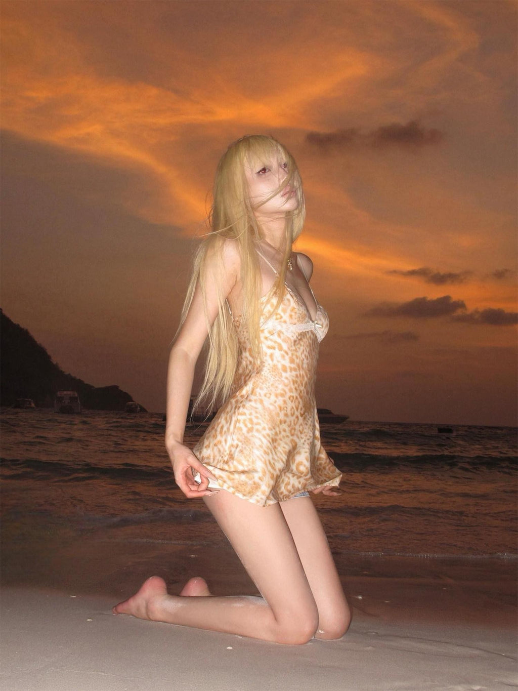Rase le sol Gilded Leopard Print Spaghetti Strap Fitted Waist Women's Slip Mini Dresses