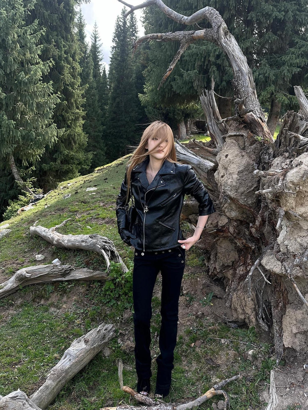 Rase le sol Glossy Textured Zip Moto Slim Fit Women's Leather Jackets