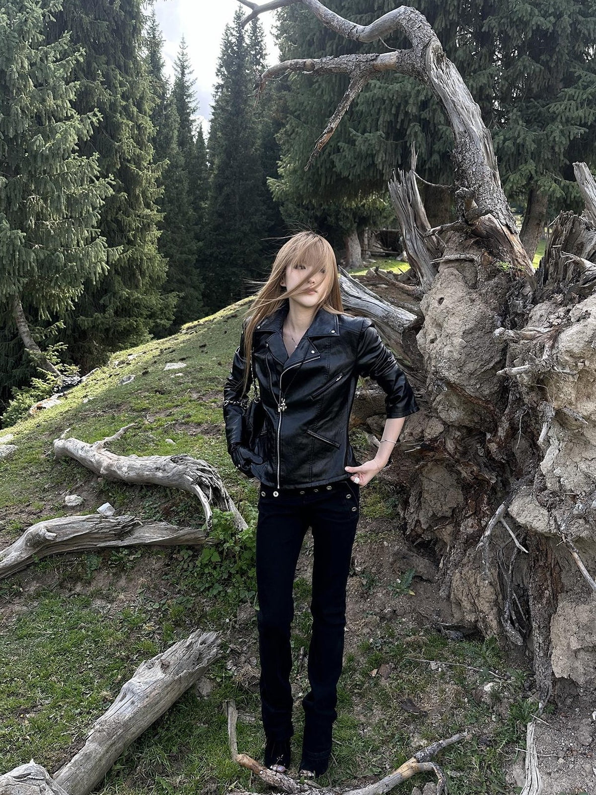Rase le sol Glossy Textured Zip Moto Slim Fit Women's Leather Jackets