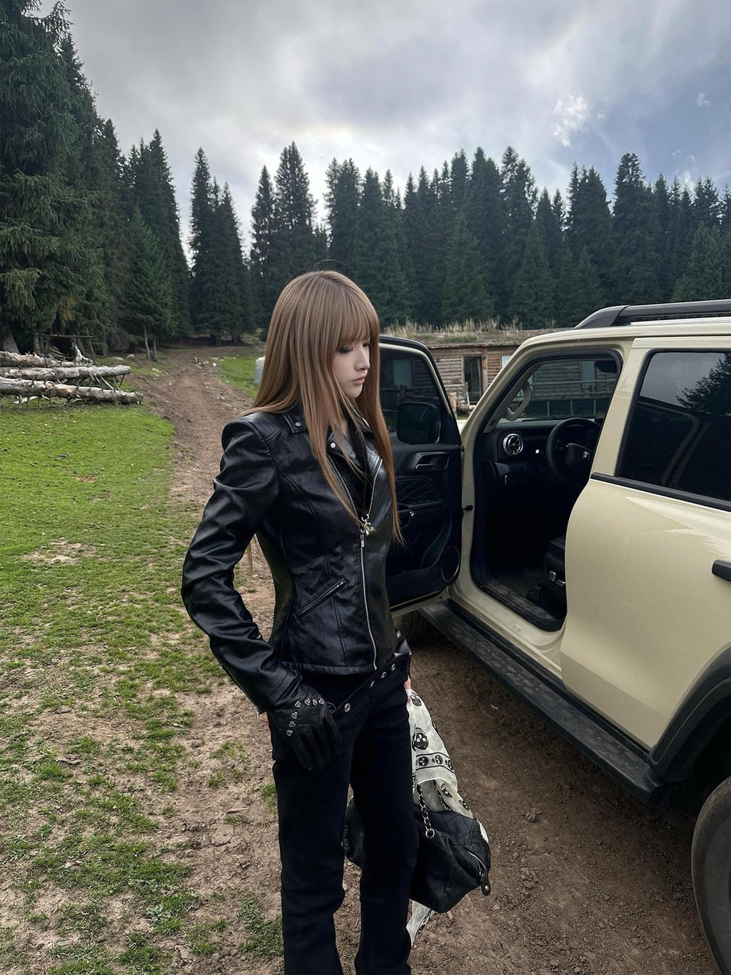 Rase le sol Glossy Textured Zip Moto Slim Fit Women's Leather Jackets