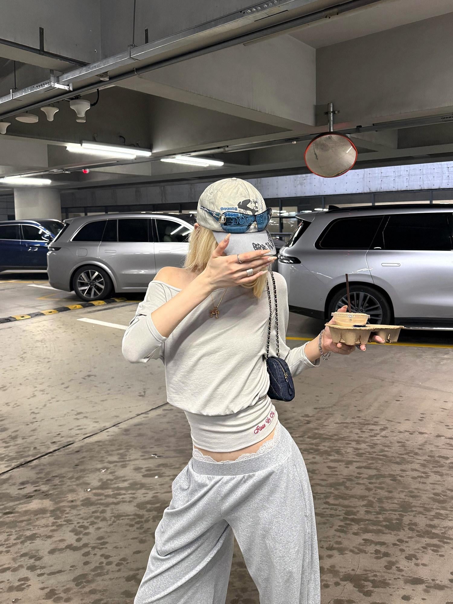 Rase le sol Gray Asymmetric Shoulder Cinched Waist Cropped Women's Long Sleeve T-shirts