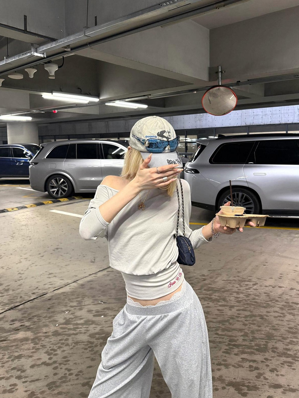 Rase le sol Gray Asymmetric Shoulder Cinched Waist Cropped Women's Long Sleeve T-shirts