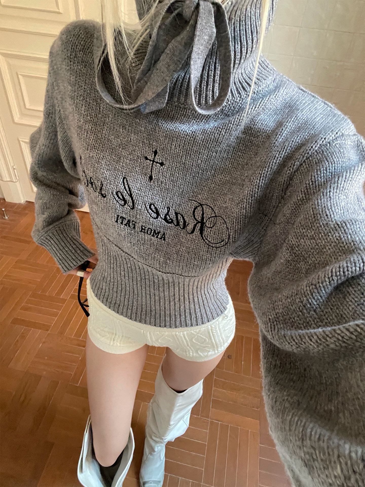 Rase_le_sol_Gray_Embroidered_Fitted_Waist_Long_Sleeve_Women's_Knit_Turtleneck_Sweaters_988062679118_MISSTT