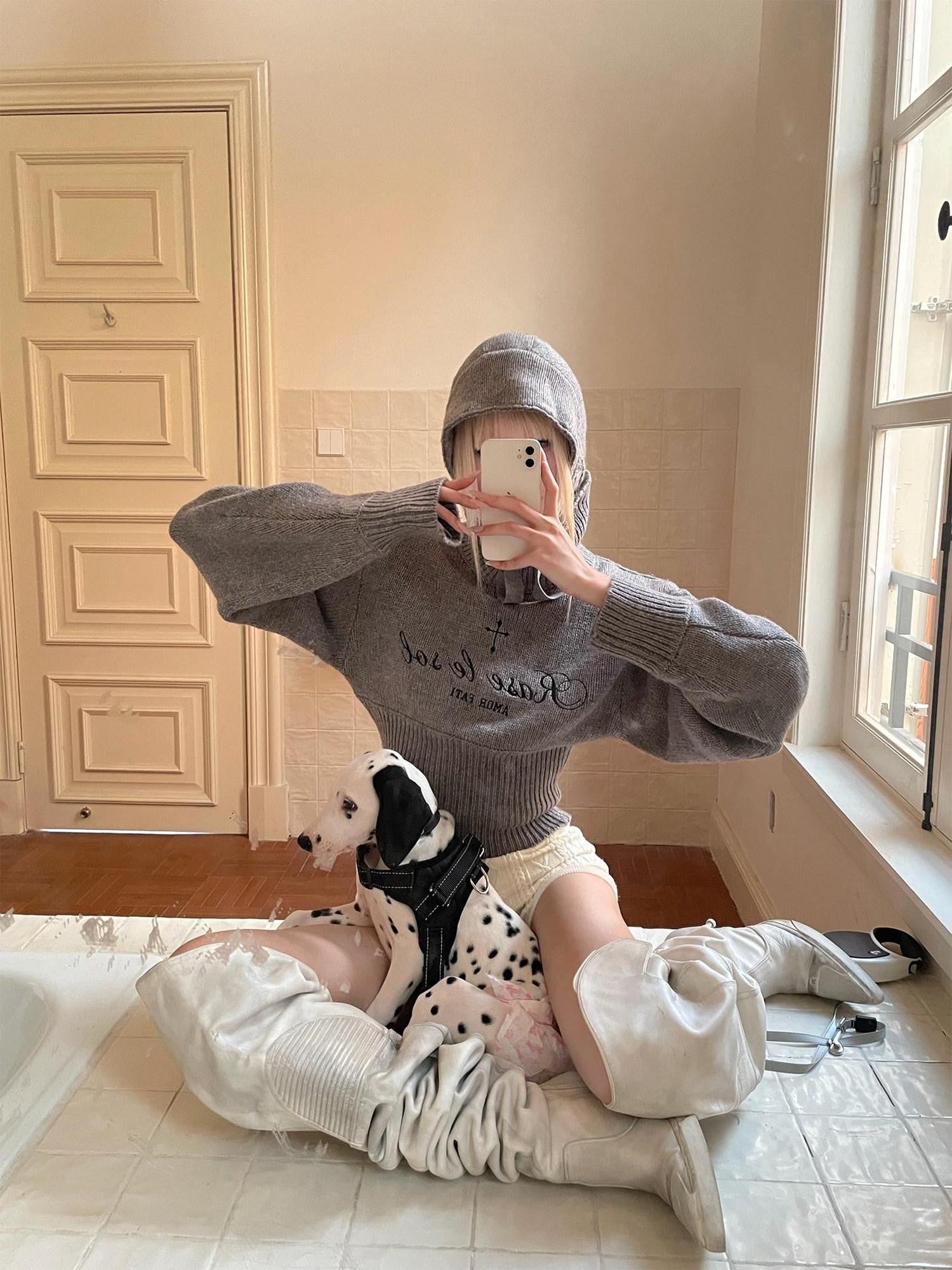 Rase le sol Gray Embroidered Fitted Waist Long Sleeve Women's Knit Turtleneck Sweaters