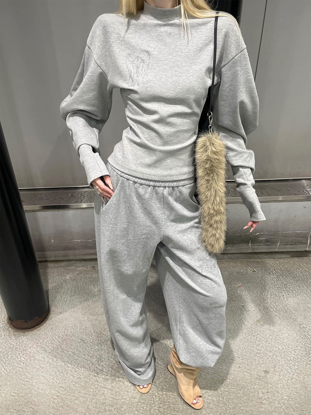 Rase_le_sol_Gray_Embroidered_Relaxed_Lounge_Straight_Leg_Women's_Sweatpants_1004597645177_MISSTT