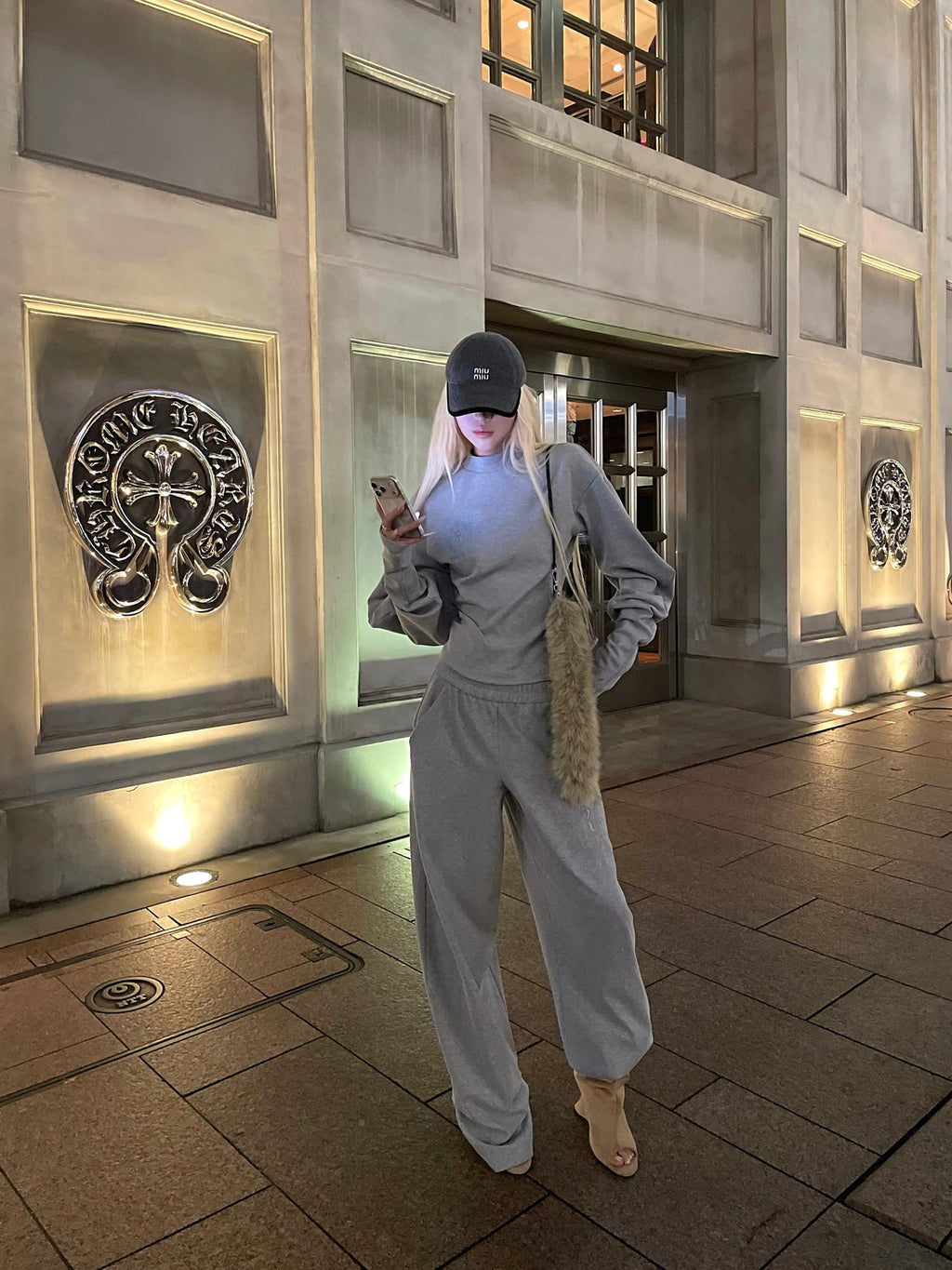Rase le sol Gray Embroidered Relaxed Lounge Straight Leg Women's Sweatpants