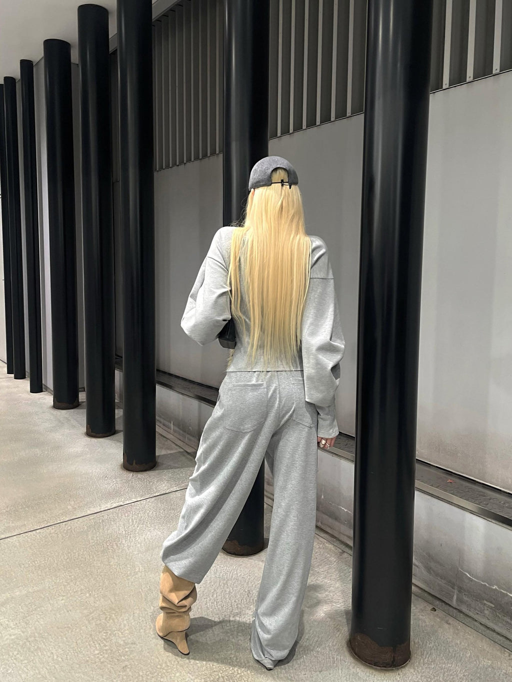 Rase le sol Gray Embroidered Relaxed Lounge Straight Leg Women's Sweatpants