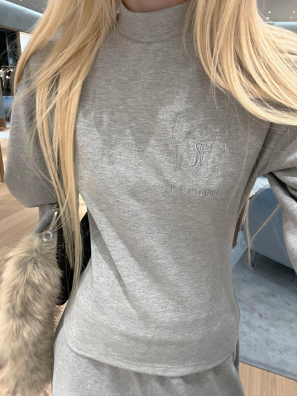 Rase le sol Gray Embroidered Relaxed Lounge Straight Leg Women's Sweatpants