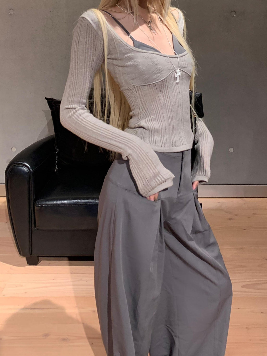 Rase le sol Gray Openwork Slim Fit Women's Knit Pullover Long Sleeve T-shirts