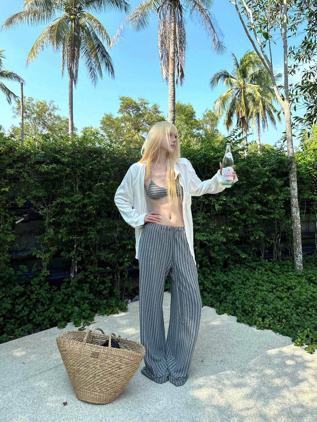 Rase le sol Gray Striped Relaxed Straight Casual Loose Fit Women's Wide-leg Pants