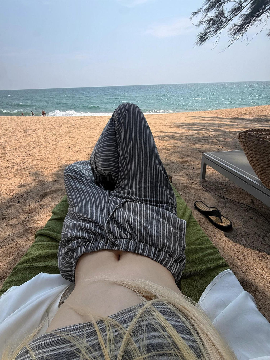 Rase le sol Gray Striped Relaxed Straight Casual Loose Fit Women's Wide-leg Pants
