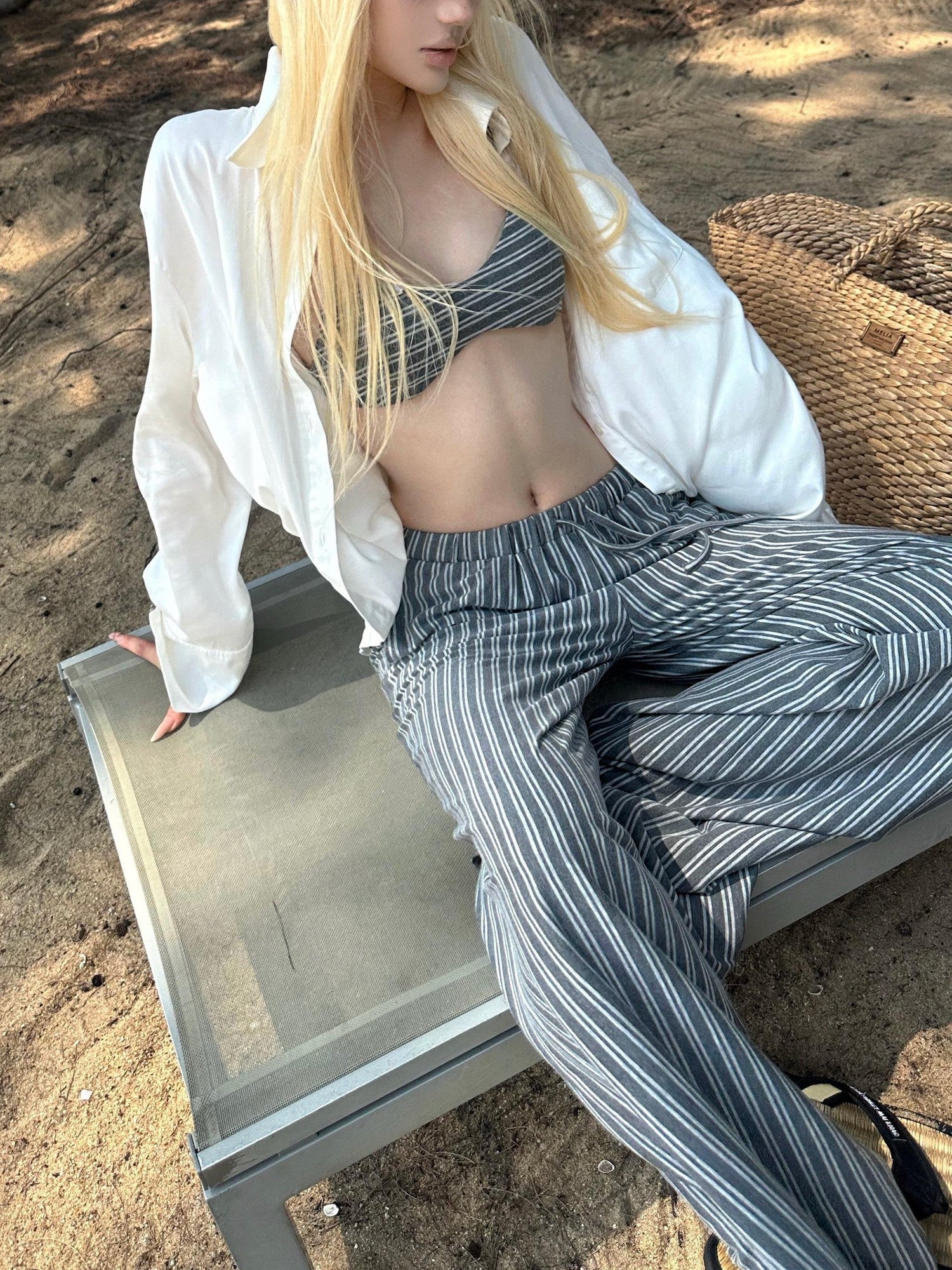 Rase le sol Gray Striped Relaxed Straight Casual Loose Fit Women's Wide-leg Pants