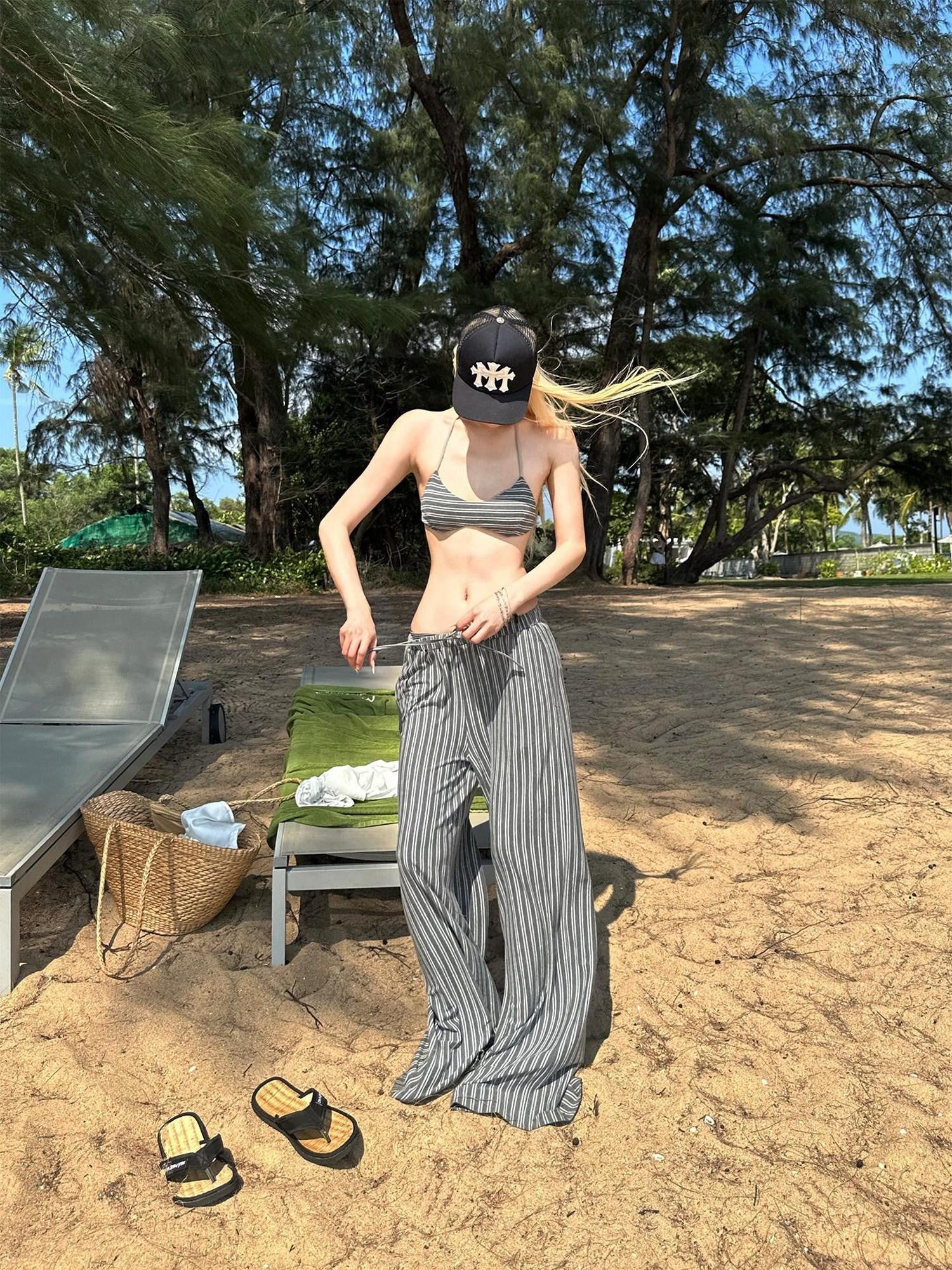 Rase le sol Gray Striped Relaxed Straight Casual Loose Fit Women's Wide-leg Pants