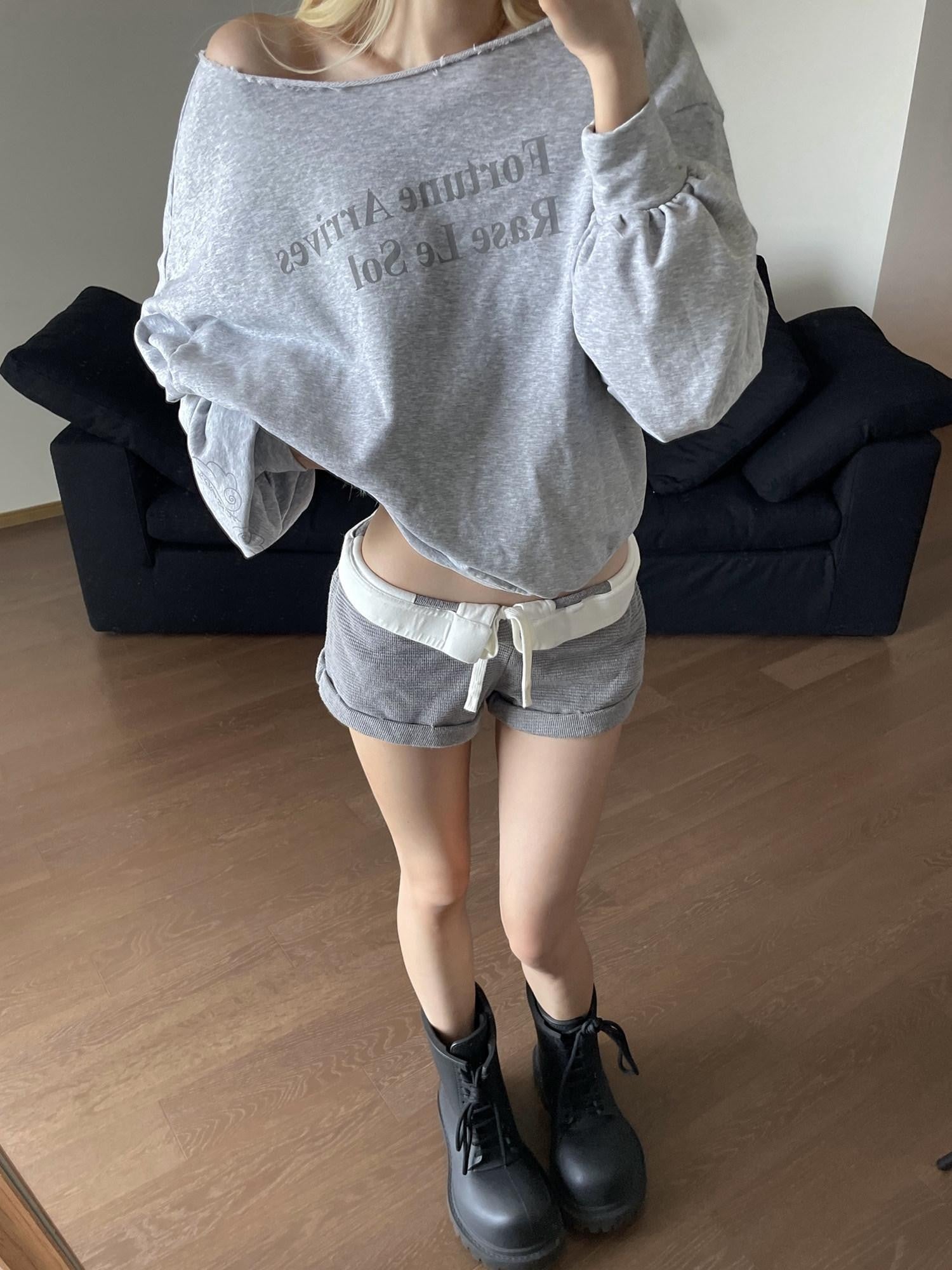 Rase le sol Heather Gray Asymmetric Shoulder Print Women's American Oversized Hoodies