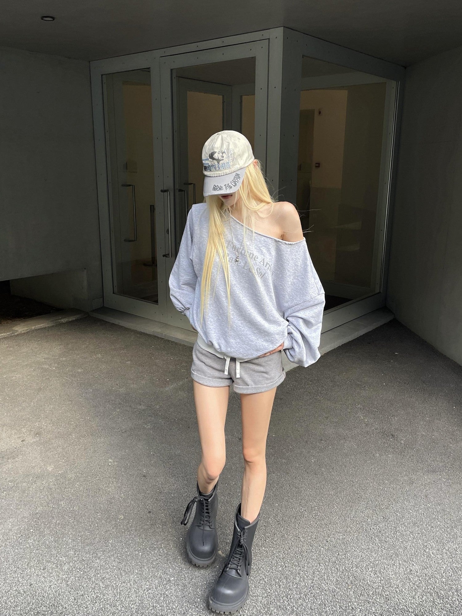 Rase le sol Heather Gray Asymmetric Shoulder Print Women's American Oversized Hoodies