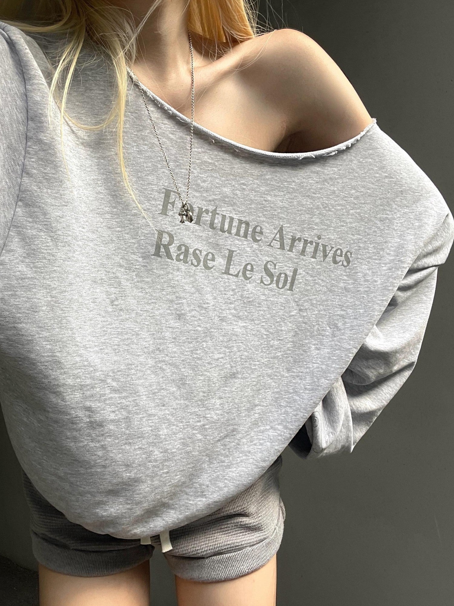 Rase le sol Heather Gray Asymmetric Shoulder Print Women's American Oversized Hoodies