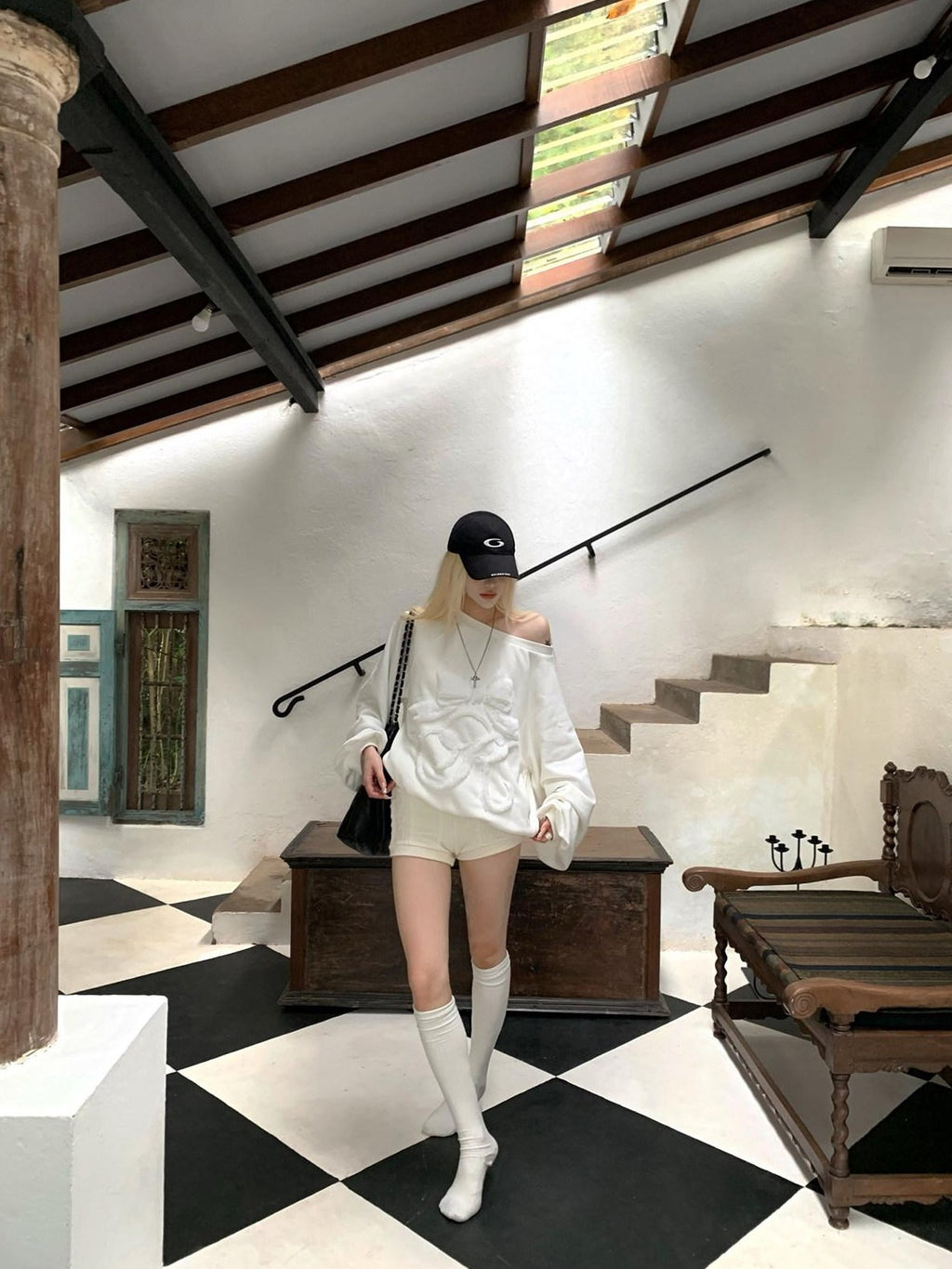 Rase le sol Ivory Textured 3d Cable Vintage Preppy Women's Knit Hot Pants