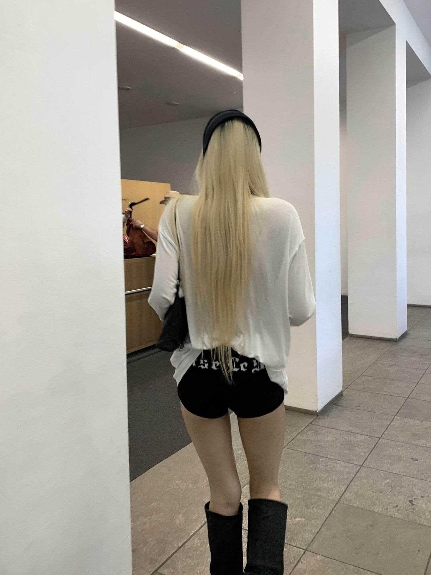 Rase le sol Jacquard Letter Hip Hugging Bodycon Slim Women's Knitted Hot Pants