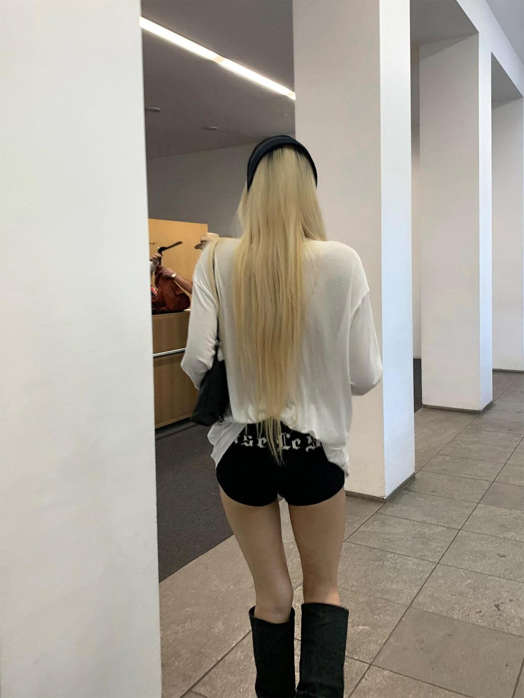 Rase le sol Jacquard Letter Hip Hugging Bodycon Slim Women's Knitted Hot Pants