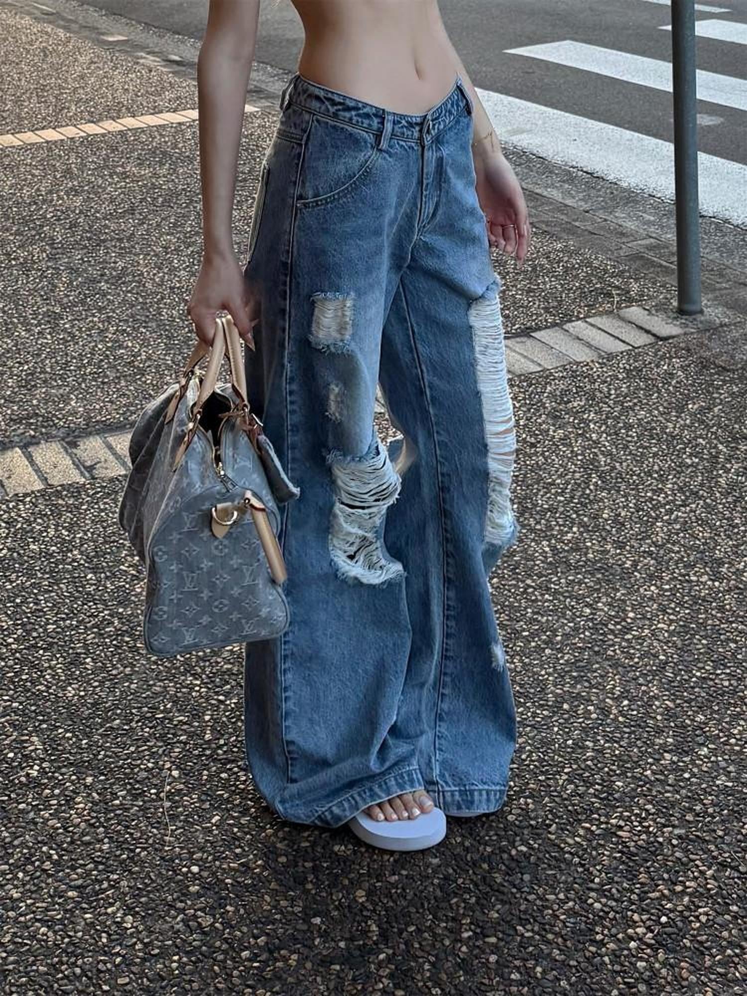 Rase le sol Light Wash Distressed Low Rise Relaxed Straight Women's Denim Bootcut Jeans