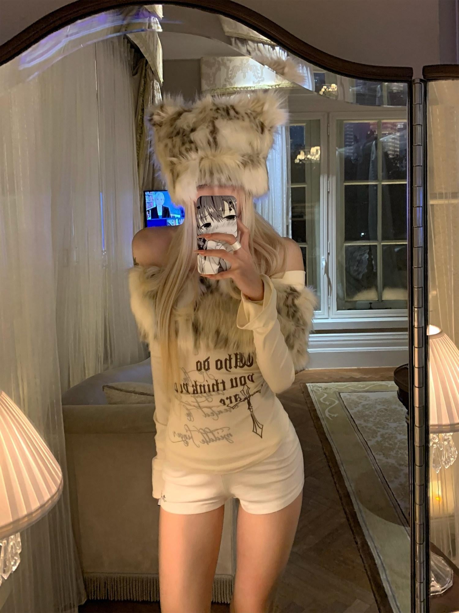 Rase le sol Milk Leopard And Cute Bear Plush Warm Lined Women's Faux Fur Beanies
