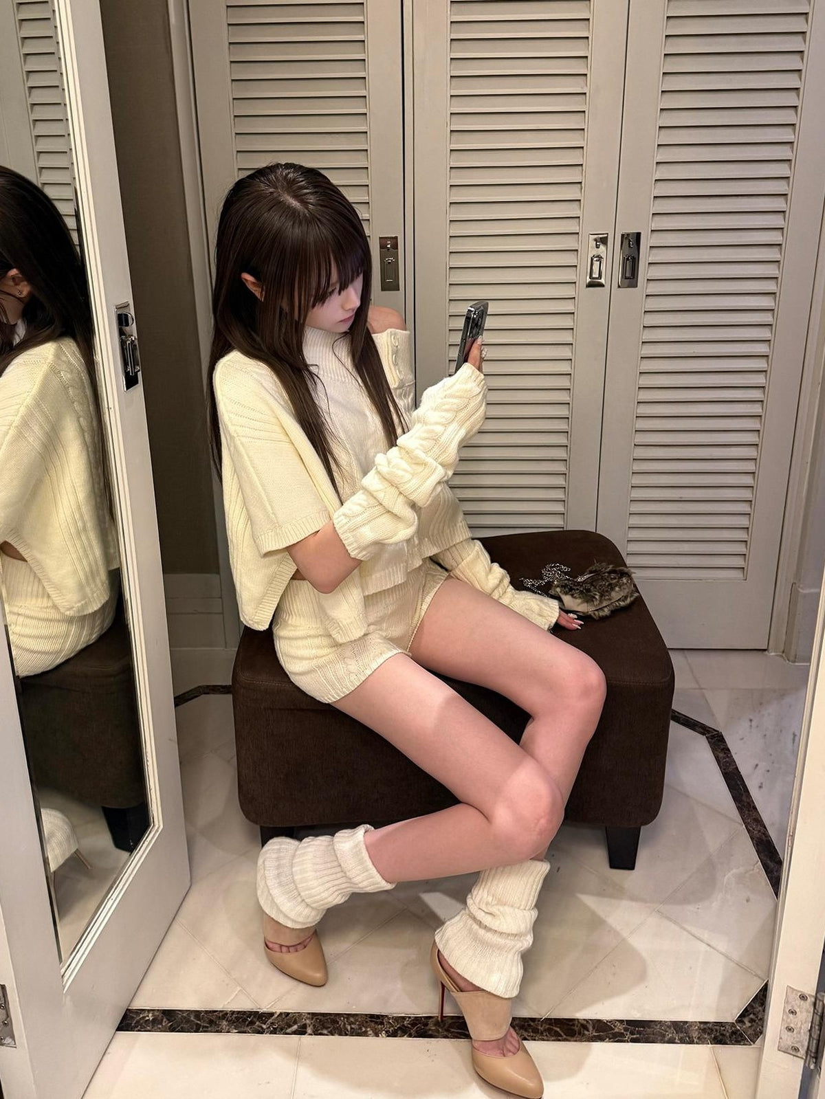 Rase le sol Off Shoulder Cape Knit Loose Soft Women's Casual Top & Shorts Sets