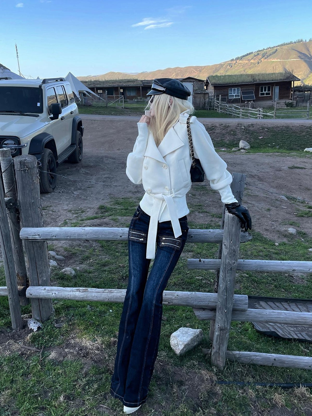Rase le sol Off White Ribbed Cuff Hem Short Double Breasted Women's Wool Coats